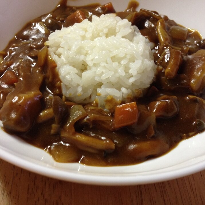 フライパンで♪朝から〜トリプルきのこカレー♪